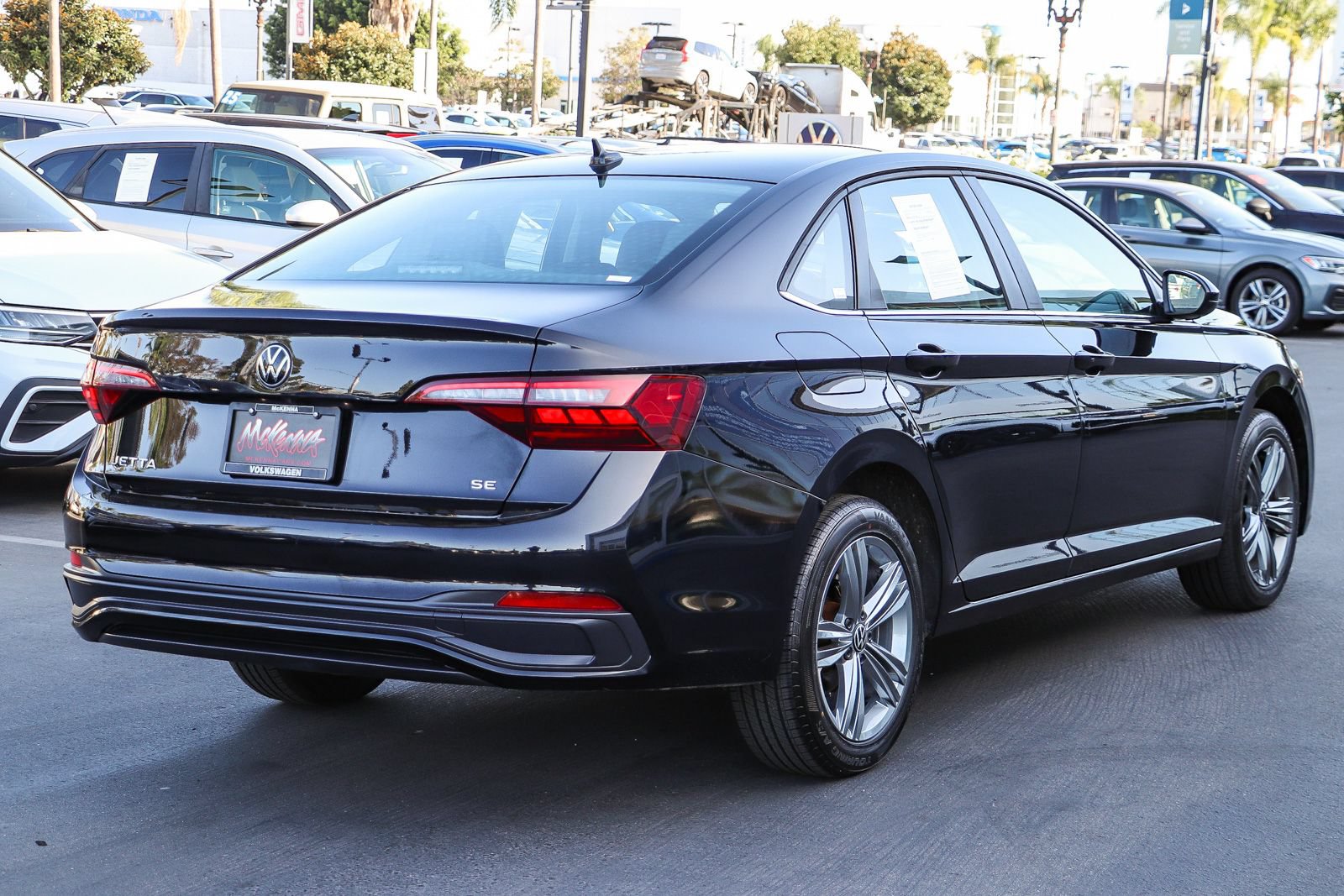 Used 2024 Volkswagen Jetta SE FWD image 6
