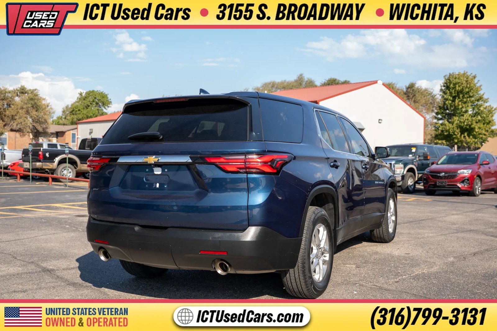 Used 2022 Chevrolet Traverse LS FWD image 6