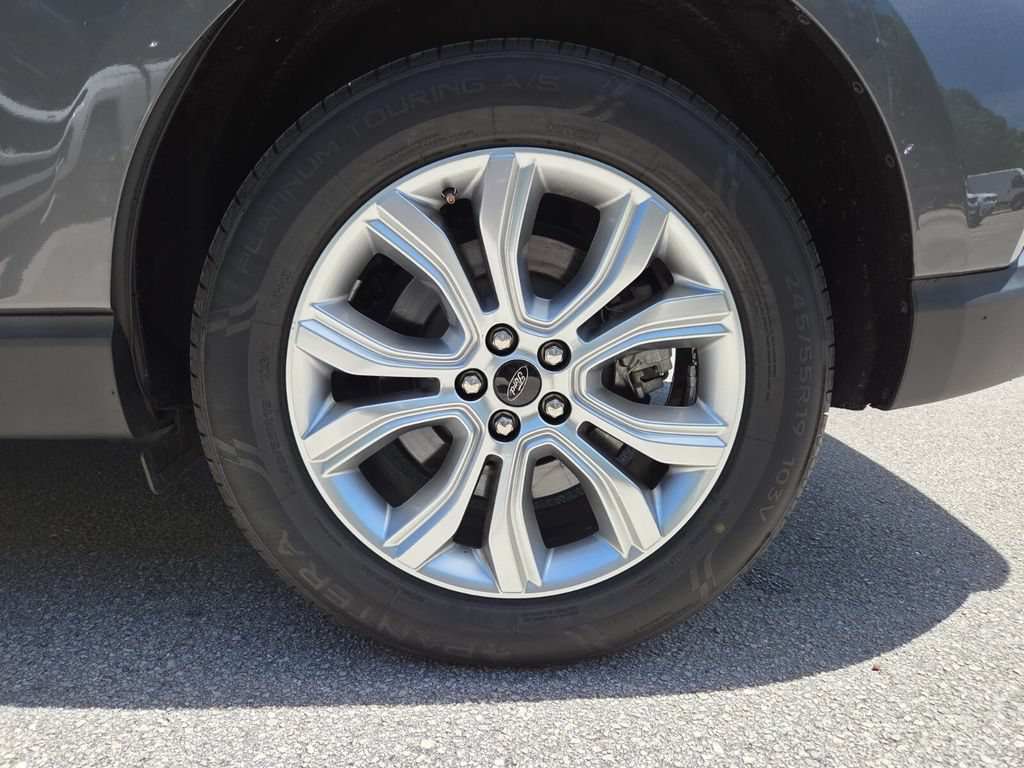 Used 2023 Ford Edge Titanium AWD/4WD image 21