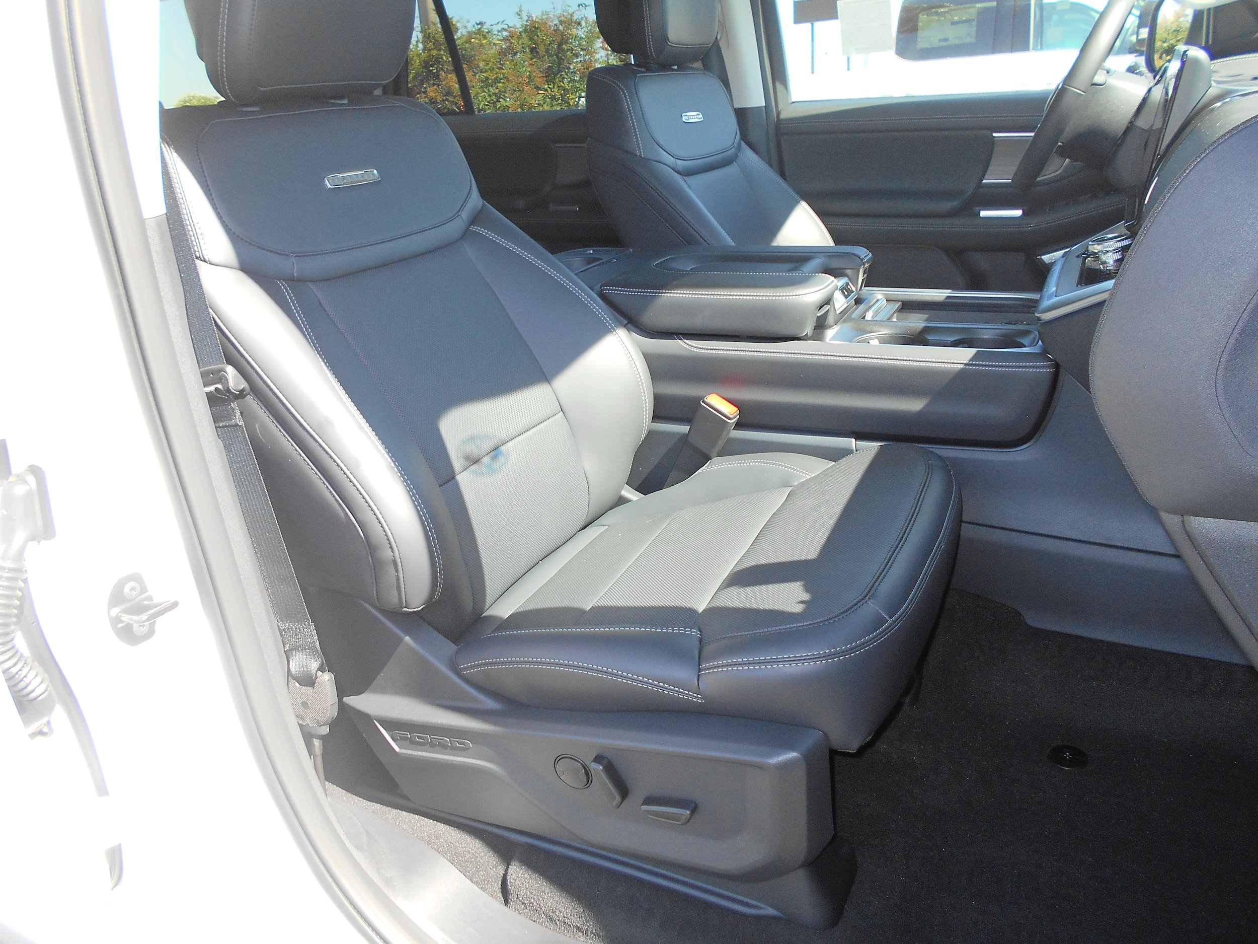 New 2027 Ford Expedition Max Platinum w/ Driver's Package RWD image 9