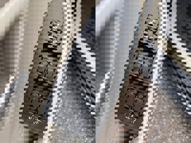 Used 2014 Toyota Prius Five image 17