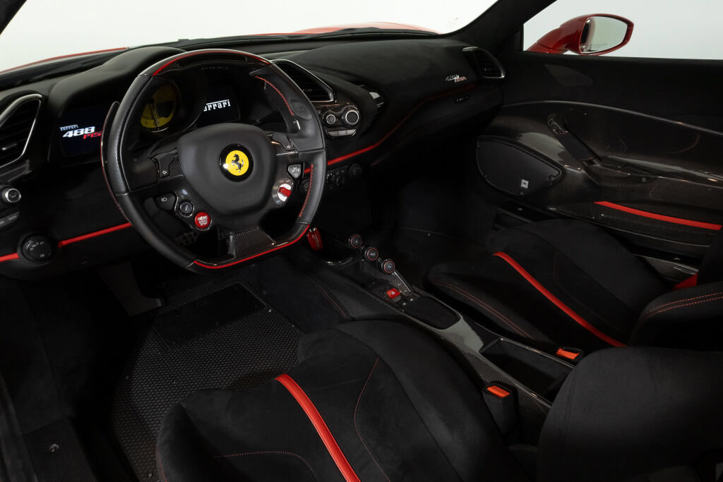 Used 2020 Ferrari 488 Pista Coupe RWD image 37