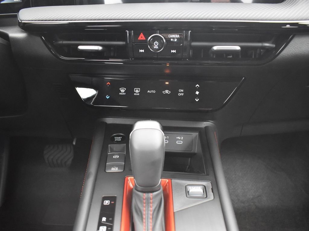 New 2026 Nissan Kicks SR w/ Illumination Package image 11