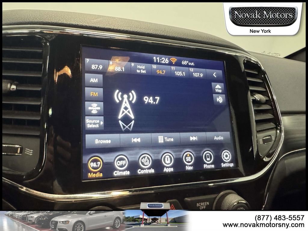 Used 2022 Jeep Grand Cherokee Limited image 18