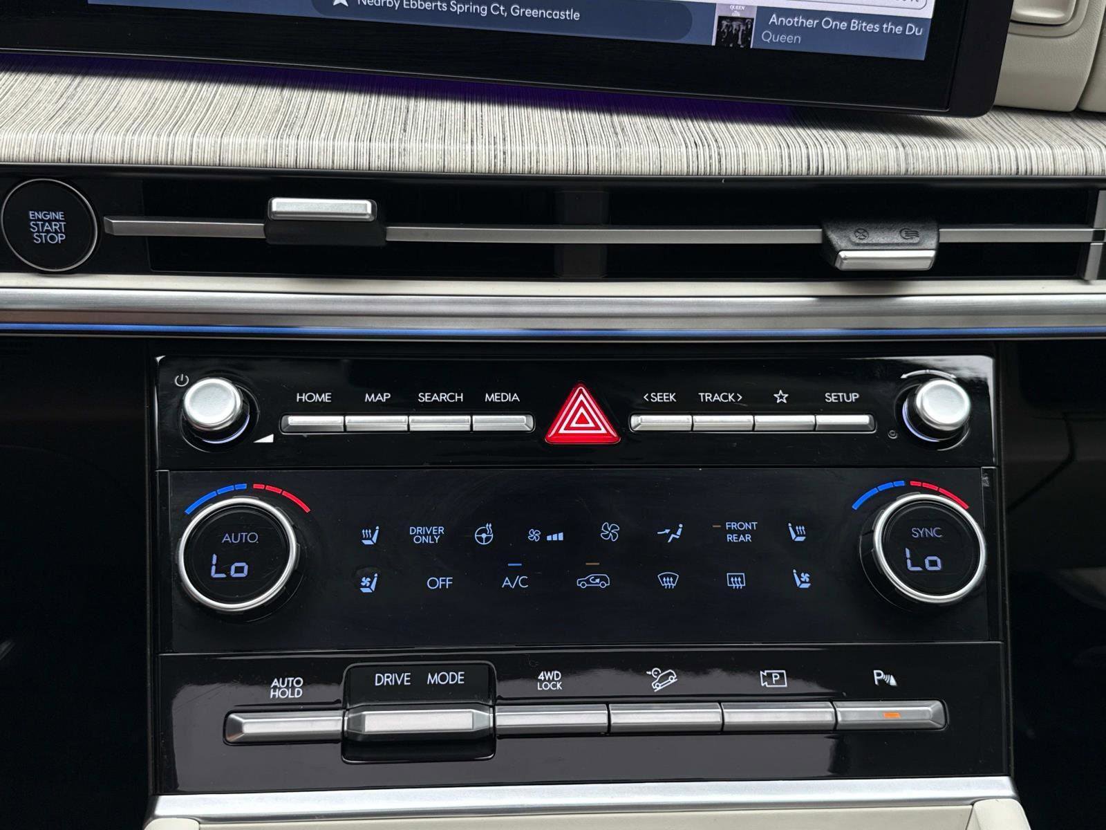 Used 2025 Hyundai Santa Fe Calligraphy image 6