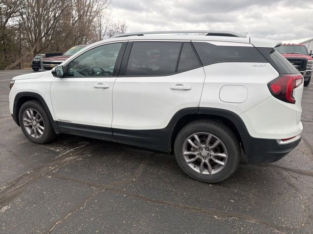 Used 2024 GMC Terrain SLT image 5