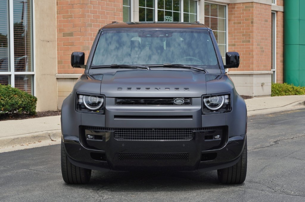 New 2026 Land Rover Defender 130 V8 AWD/4WD image 4