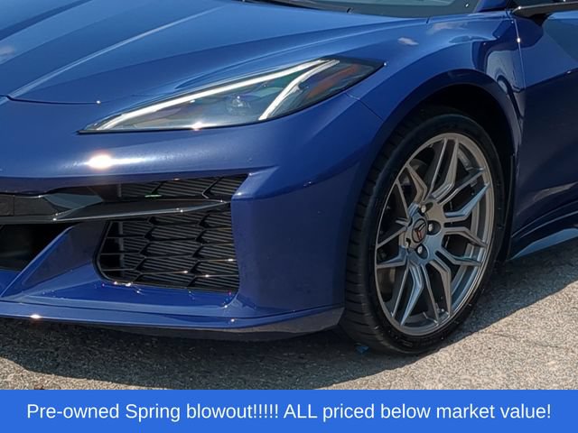 Used 2025 Chevrolet Corvette Z06 RWD image 17