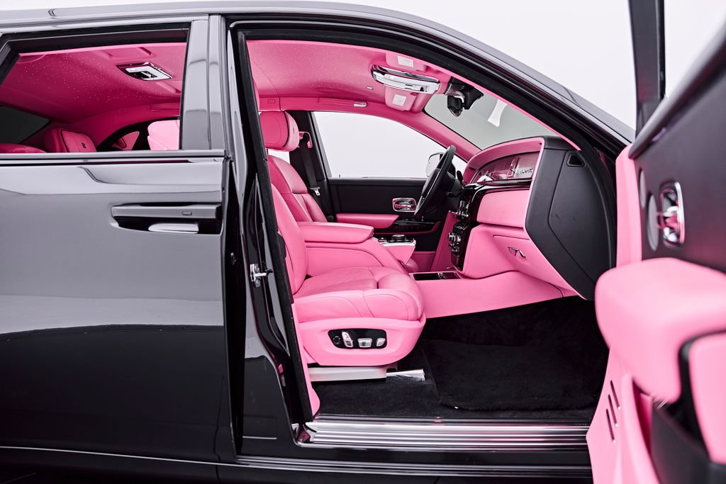 Used 2024 Rolls-Royce Phantom Sedan w/ The Phantom Package RWD image 33