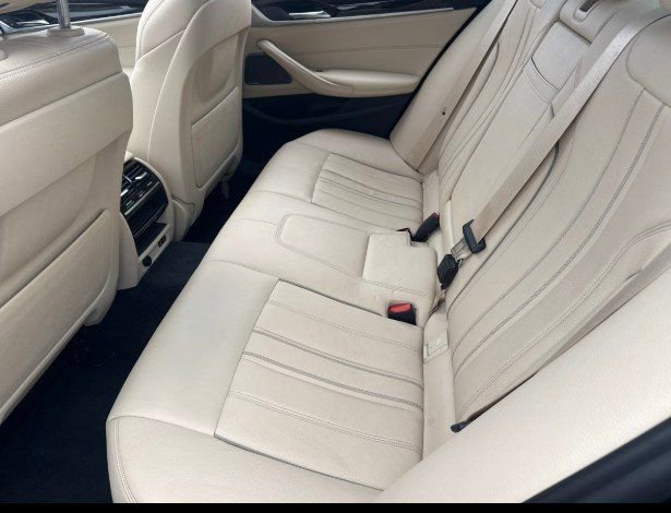 Used 2020 BMW 530i w/ Premium Package image 13