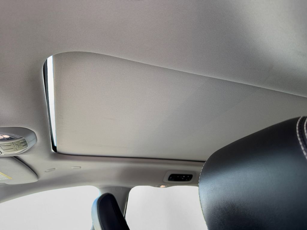 Used 2023 Chrysler Pacifica Limited image 21