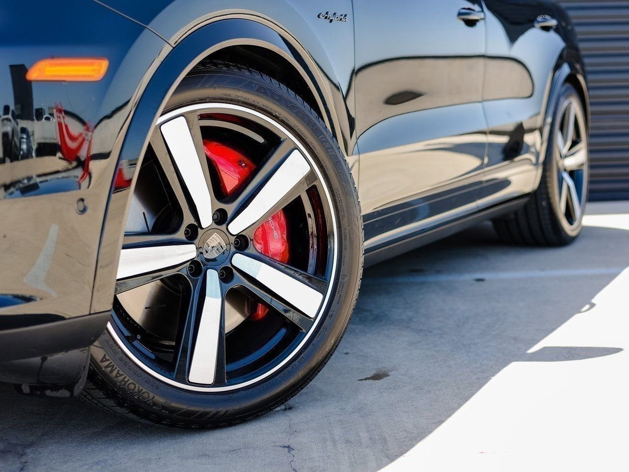 Certified 2025 Porsche Cayenne Turbo image 12