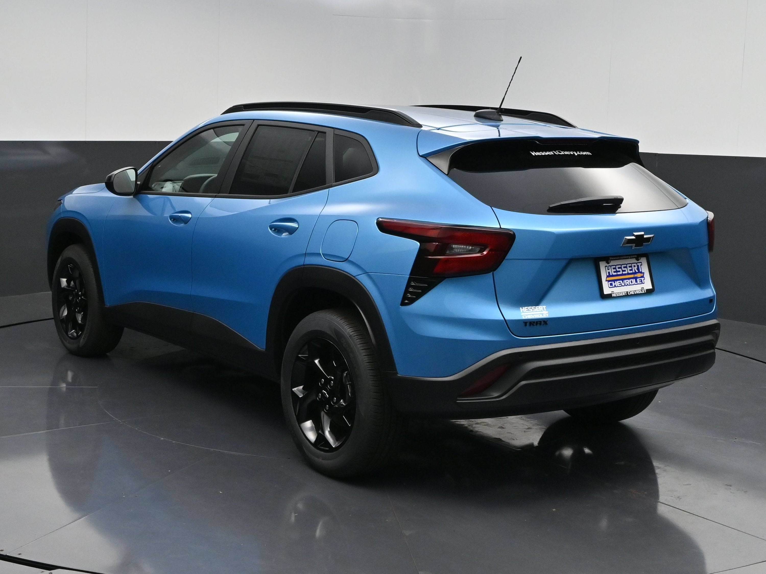 New 2026 Chevrolet Trax LT w/ Sunroof Package FWD image 6