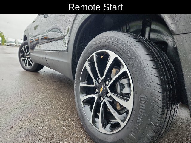 Used 2025 Chevrolet TrailBlazer LT AWD/4WD image 17