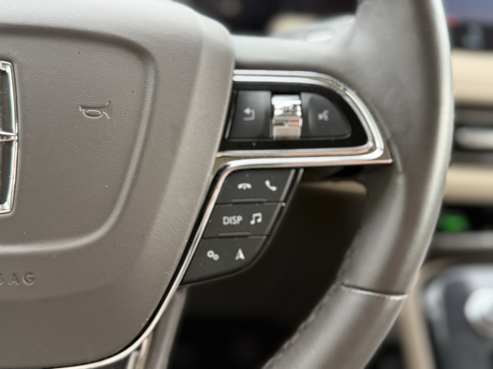 Used 2023 Lincoln Nautilus Reserve w/ Equipment Group 202A image 22