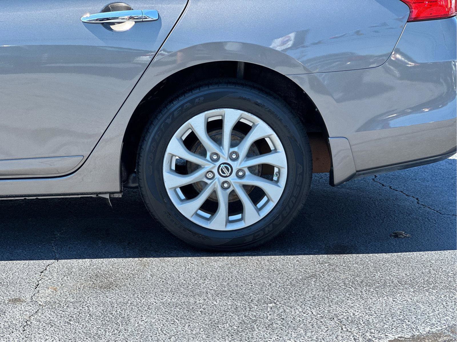 Used 2016 Nissan Sentra SV w/ Style Package FWD image 26