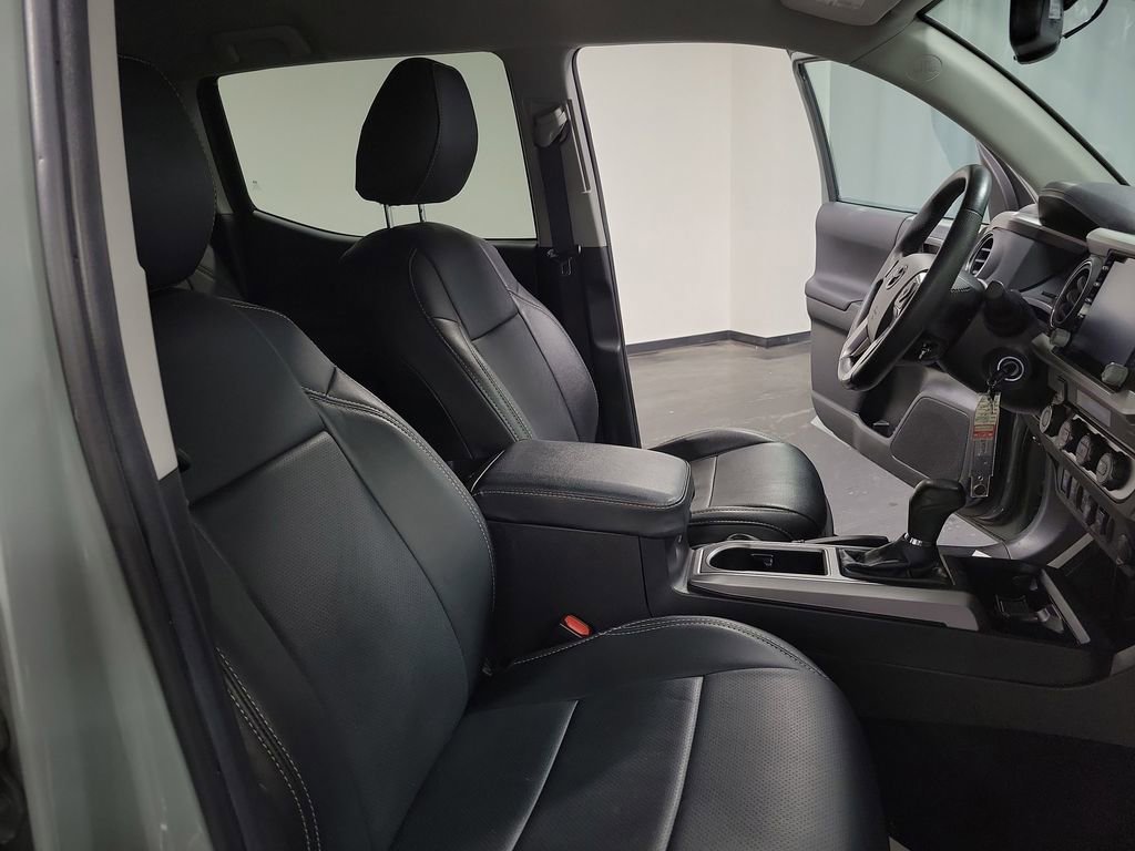 Used 2022 Toyota Tacoma SR5 w/ Trail Edition image 27