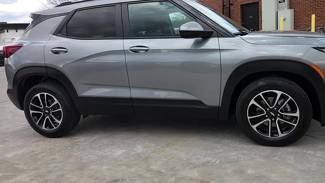 Used 2024 Chevrolet TrailBlazer LT w/ Driver Confidence Package image 9