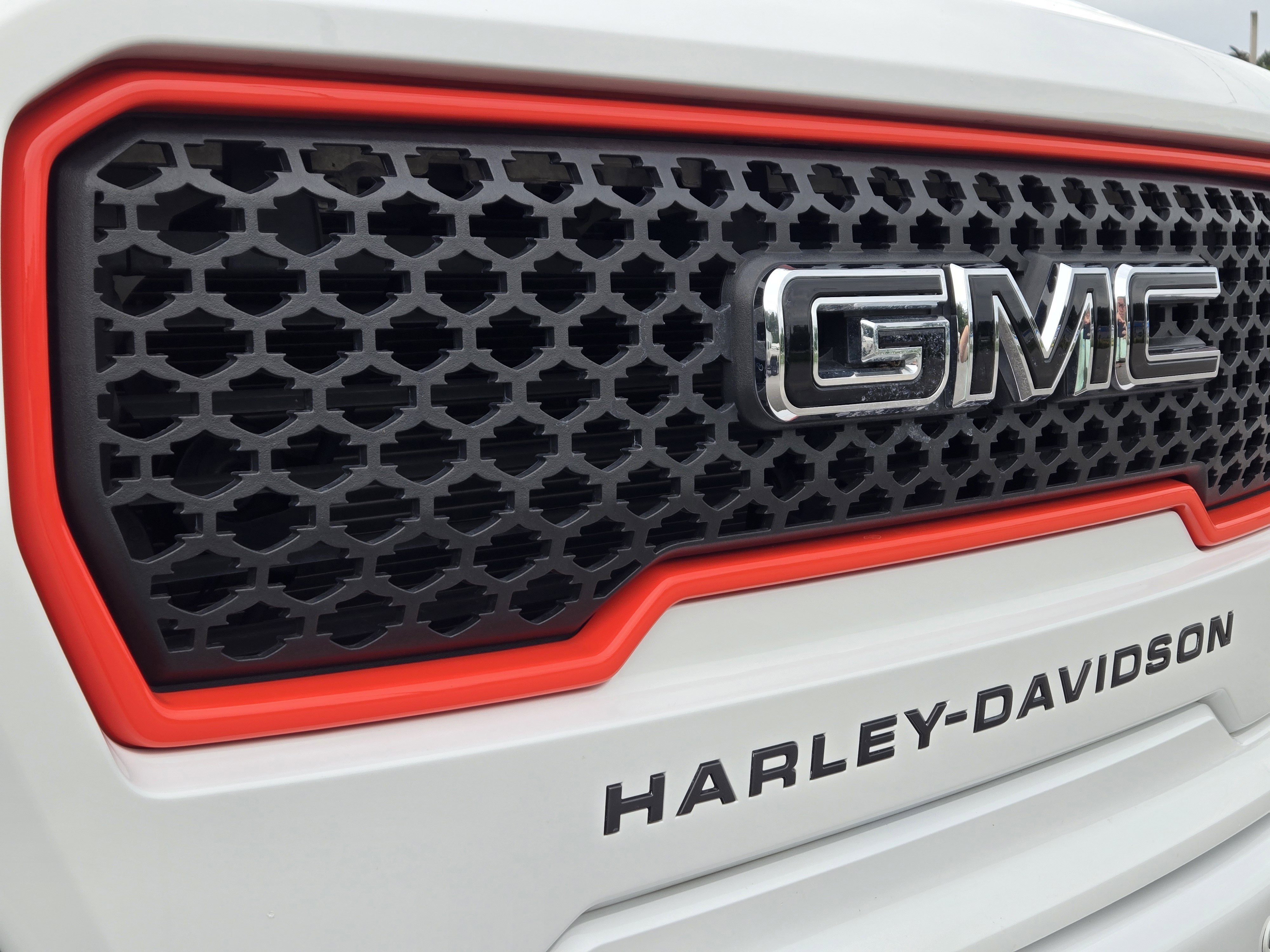 Used 2020 GMC Sierra 1500 SLT w/ SLT Premium Plus Package AWD/4WD image 4
