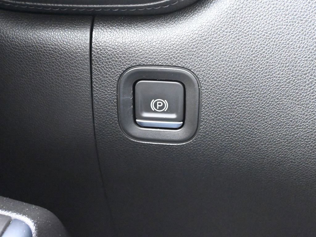 Used 2020 Chevrolet Silverado 1500 High Country image 23