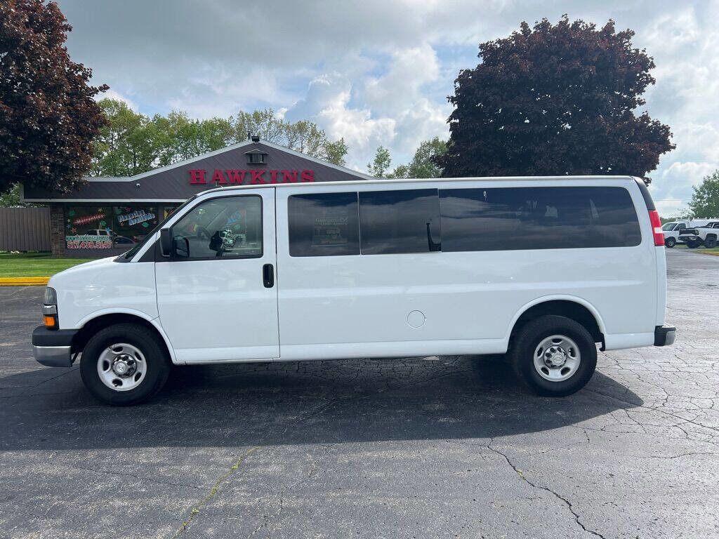 Used 2016 Chevrolet Express 3500 LT w/ LT Preferred Equipment Group RWD image 1