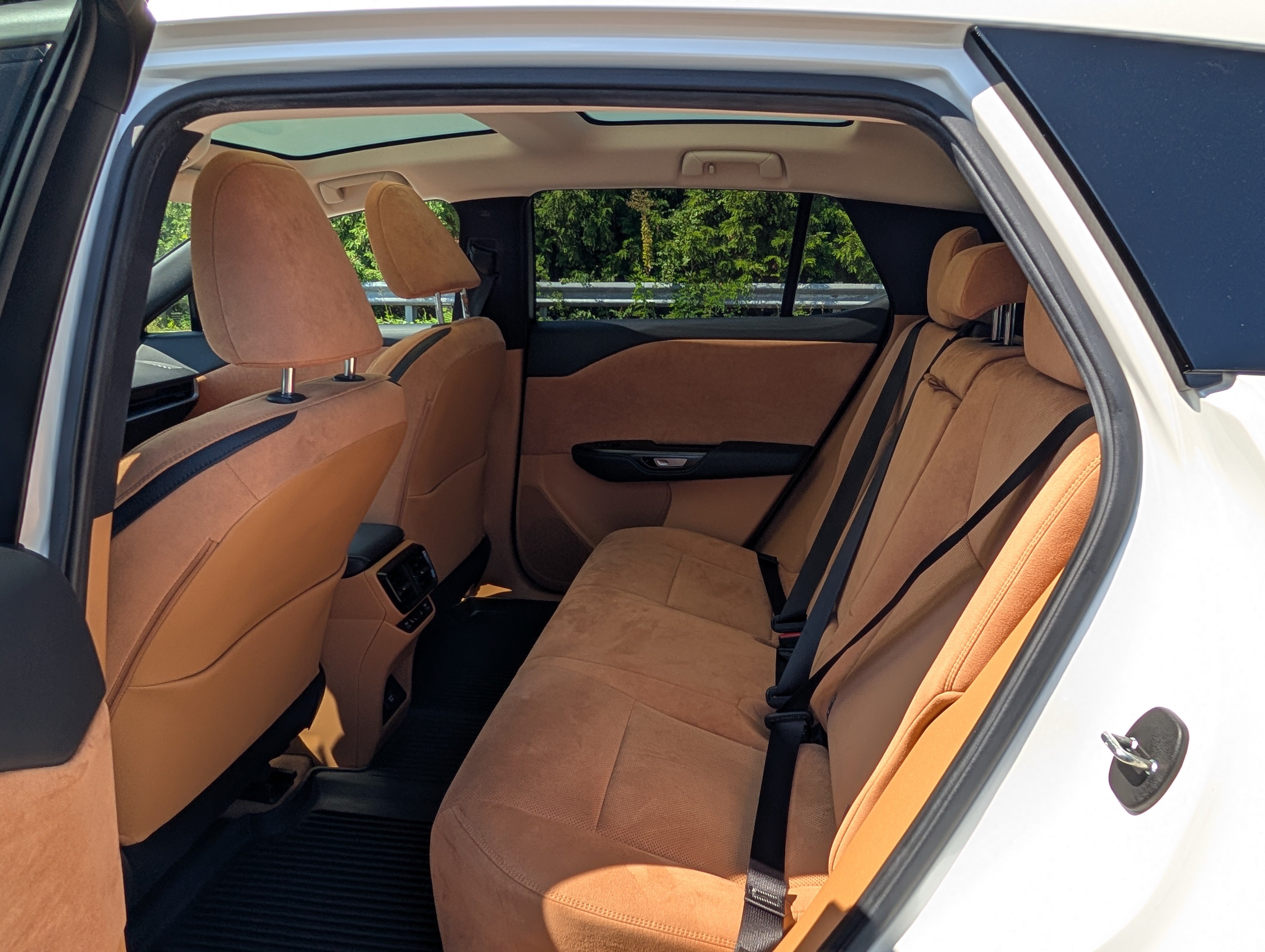 Used 2023 Lexus RZ 450e Premium w/ Accessory Package (A2) AWD/4WD image 15