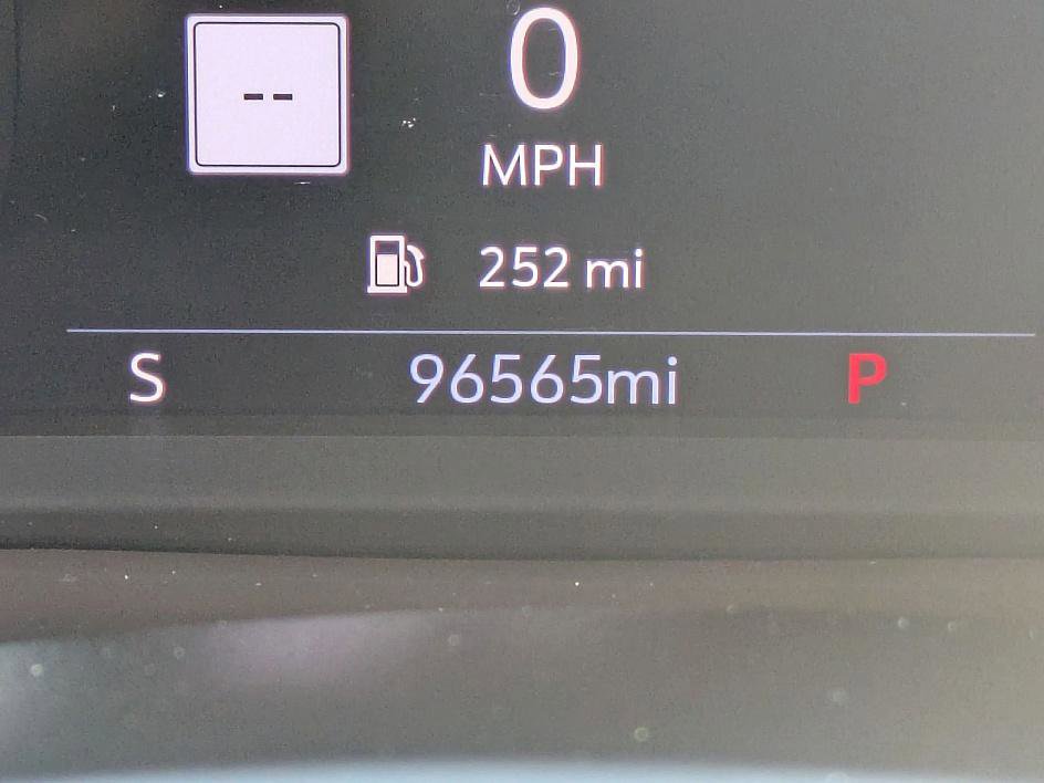 Used 2022 Chevrolet Silverado 1500 High Country w/ Technology Package image 21