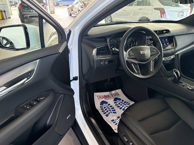 Certified 2024 Cadillac XT5 Luxury w/ LPO, Floor Liner Package AWD/4WD image 43
