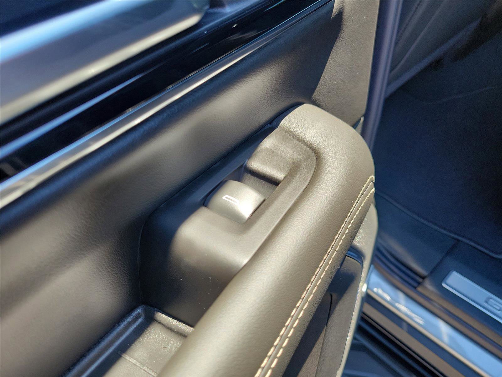 New 2026 GMC Yukon Elevation AWD/4WD image 18