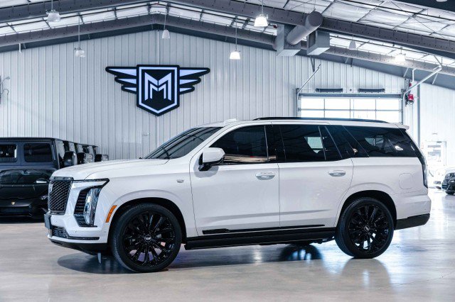 Used 2025 Cadillac Escalade Sport Platinum w/ LPO, ONYX Package image 1