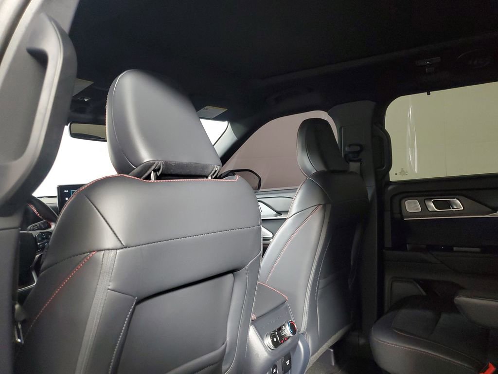 Used 2025 Ford Explorer ST image 13