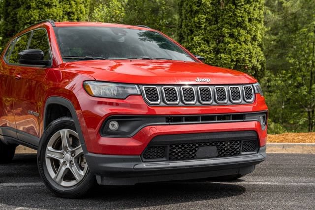 Used 2023 Jeep Compass Latitude AWD/4WD image 6