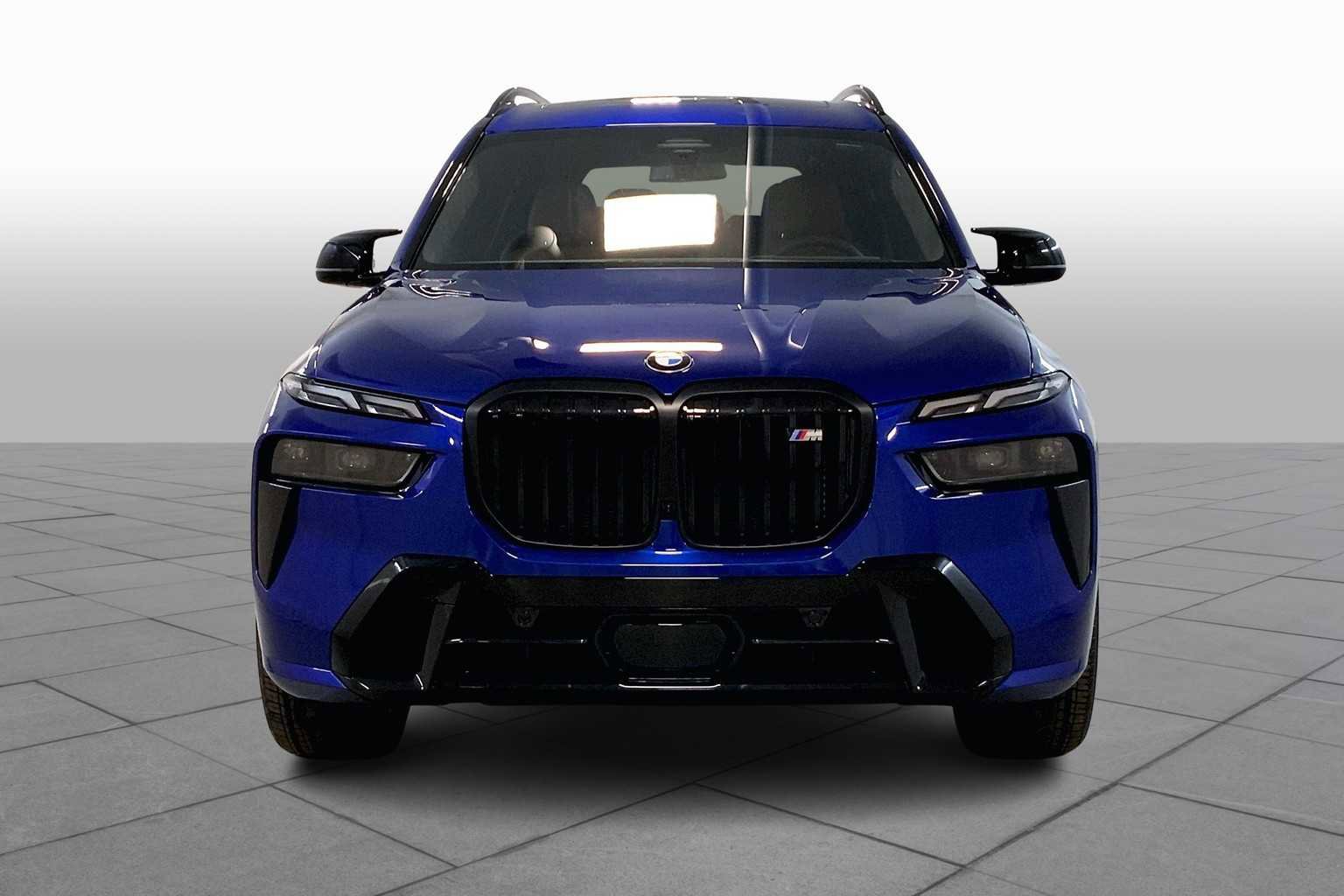 New 2026 BMW X7 M60i w/ Executive Package image 3
