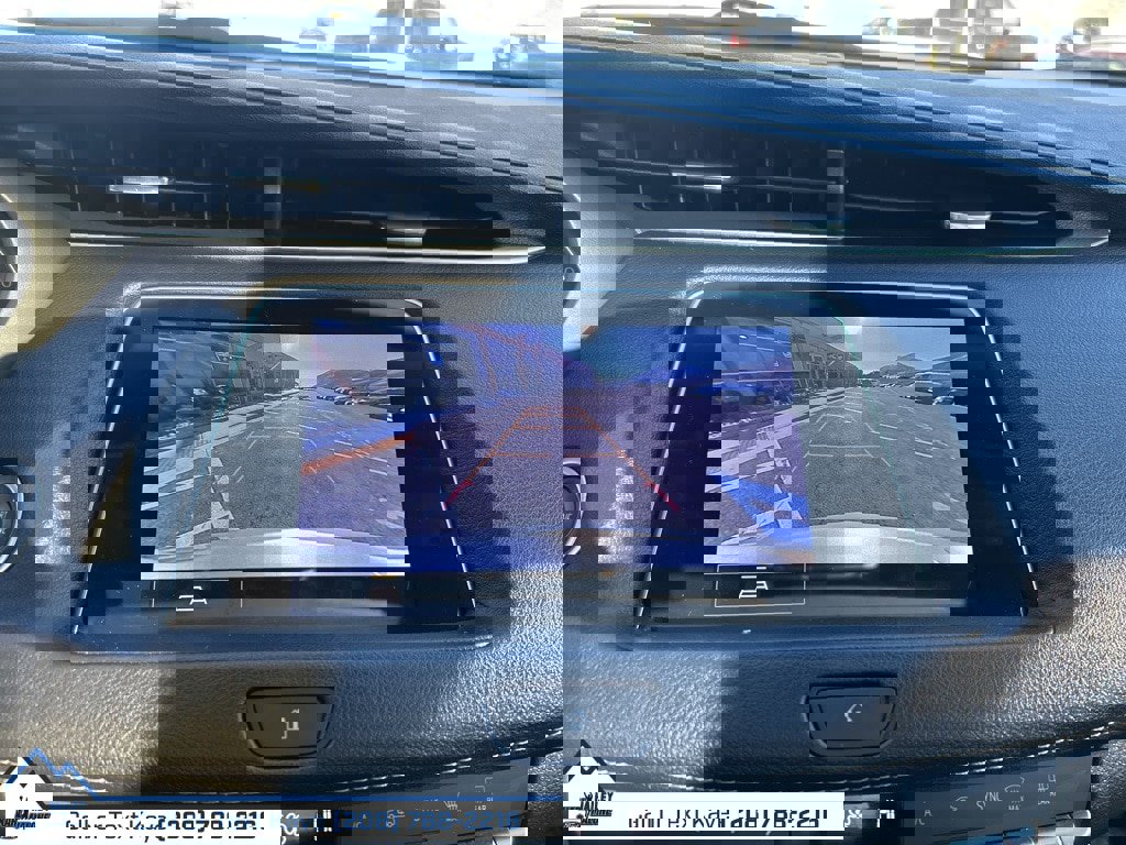 Used 2022 Cadillac XT4 Luxury w/ Cold Weather Package image 37