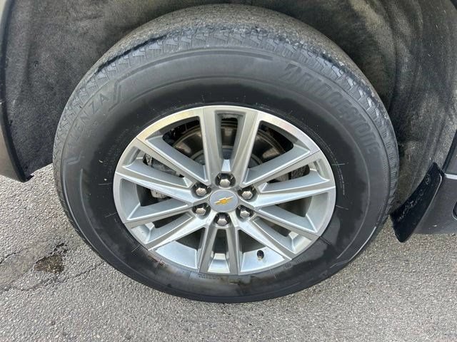Used 2023 Chevrolet Traverse LT FWD image 53