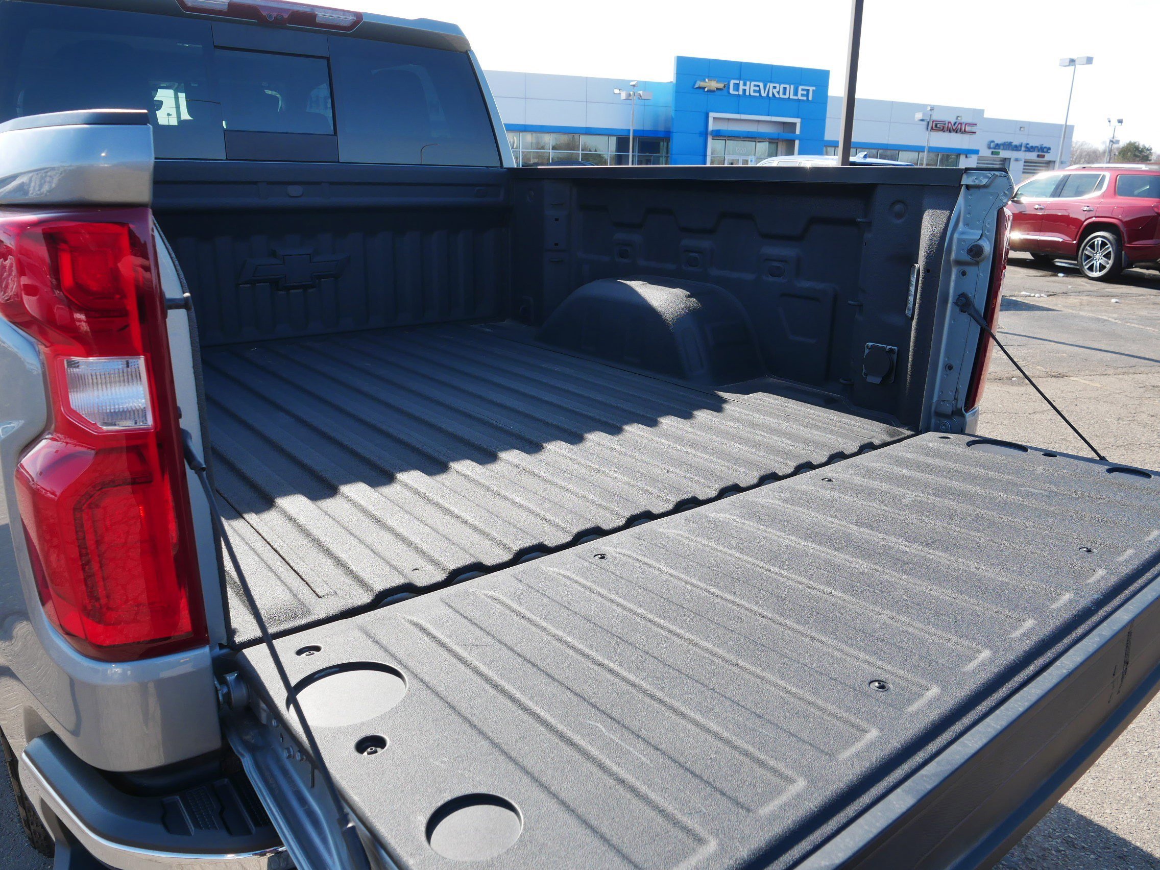 Certified 2025 Chevrolet Silverado 1500 LTZ image 18