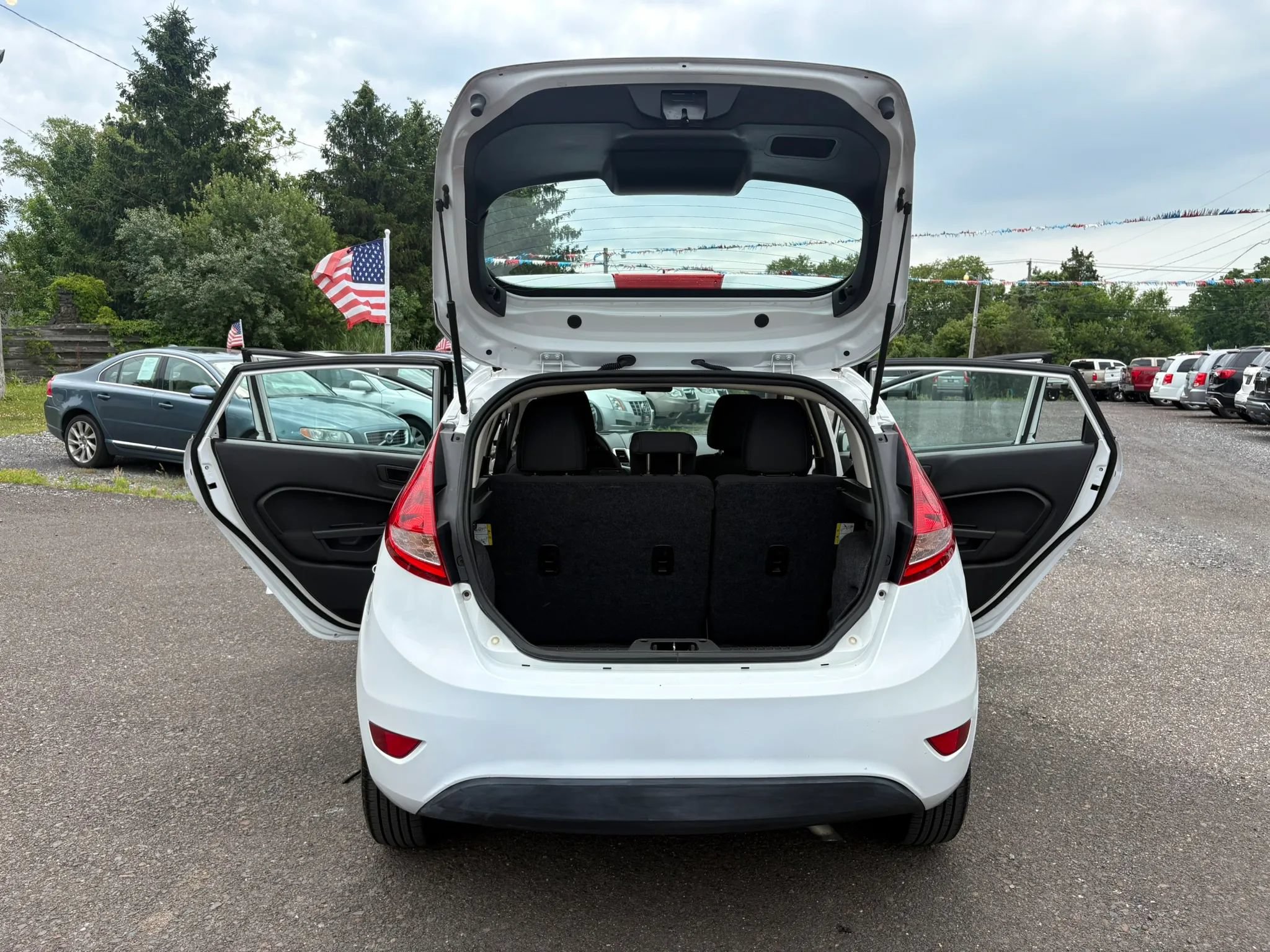 Used 2013 Ford Fiesta SE FWD image 20