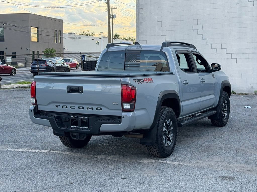Used 2018 Toyota Tacoma TRD Off-Road AWD/4WD image 6