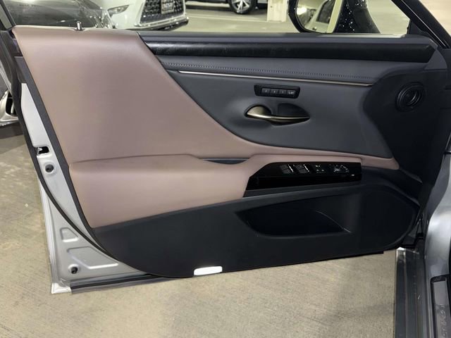 New 2025 Lexus ES 350 w/ Premium Package image 14