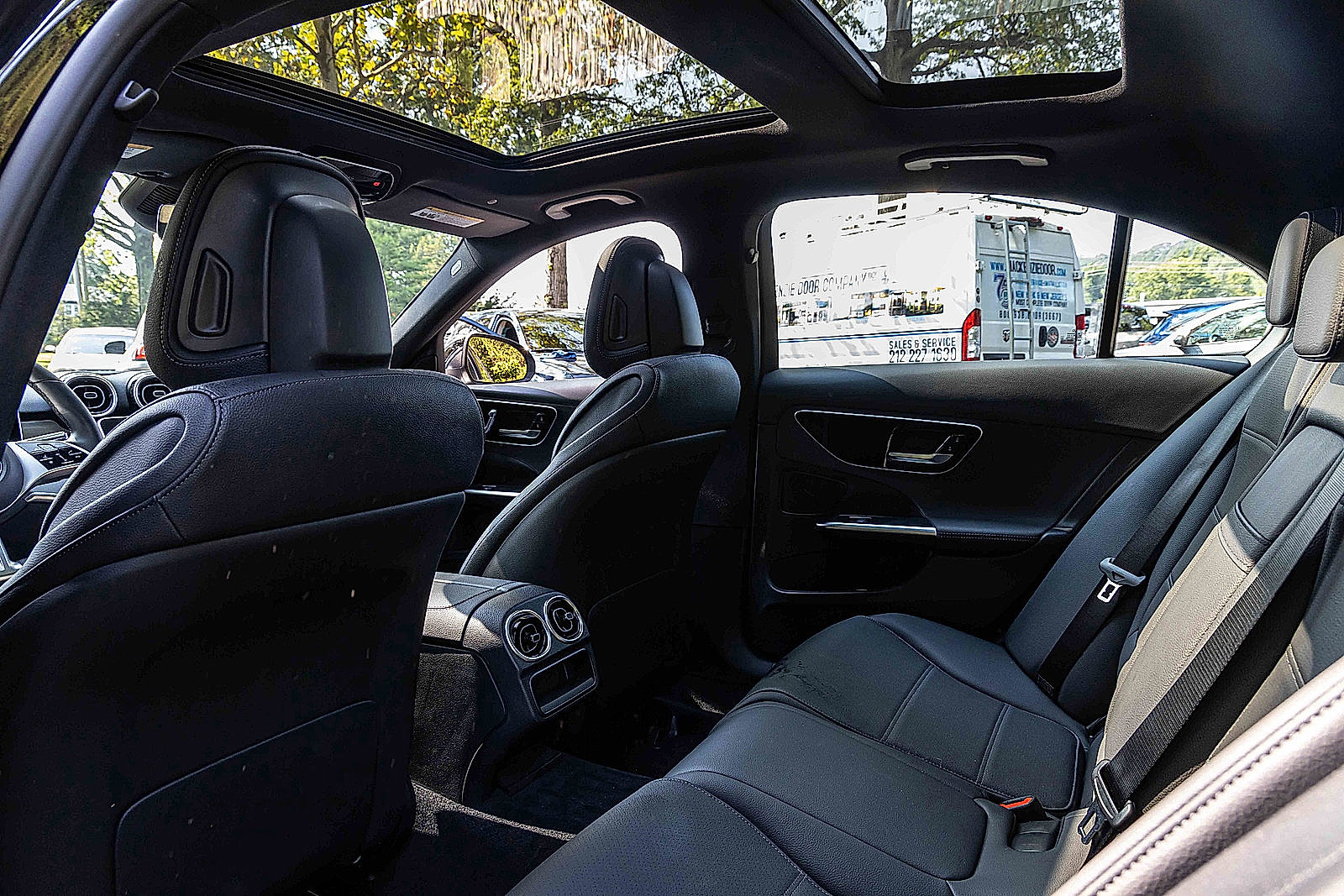 Used 2025 Mercedes-Benz C 300 4MATIC Sedan image 22