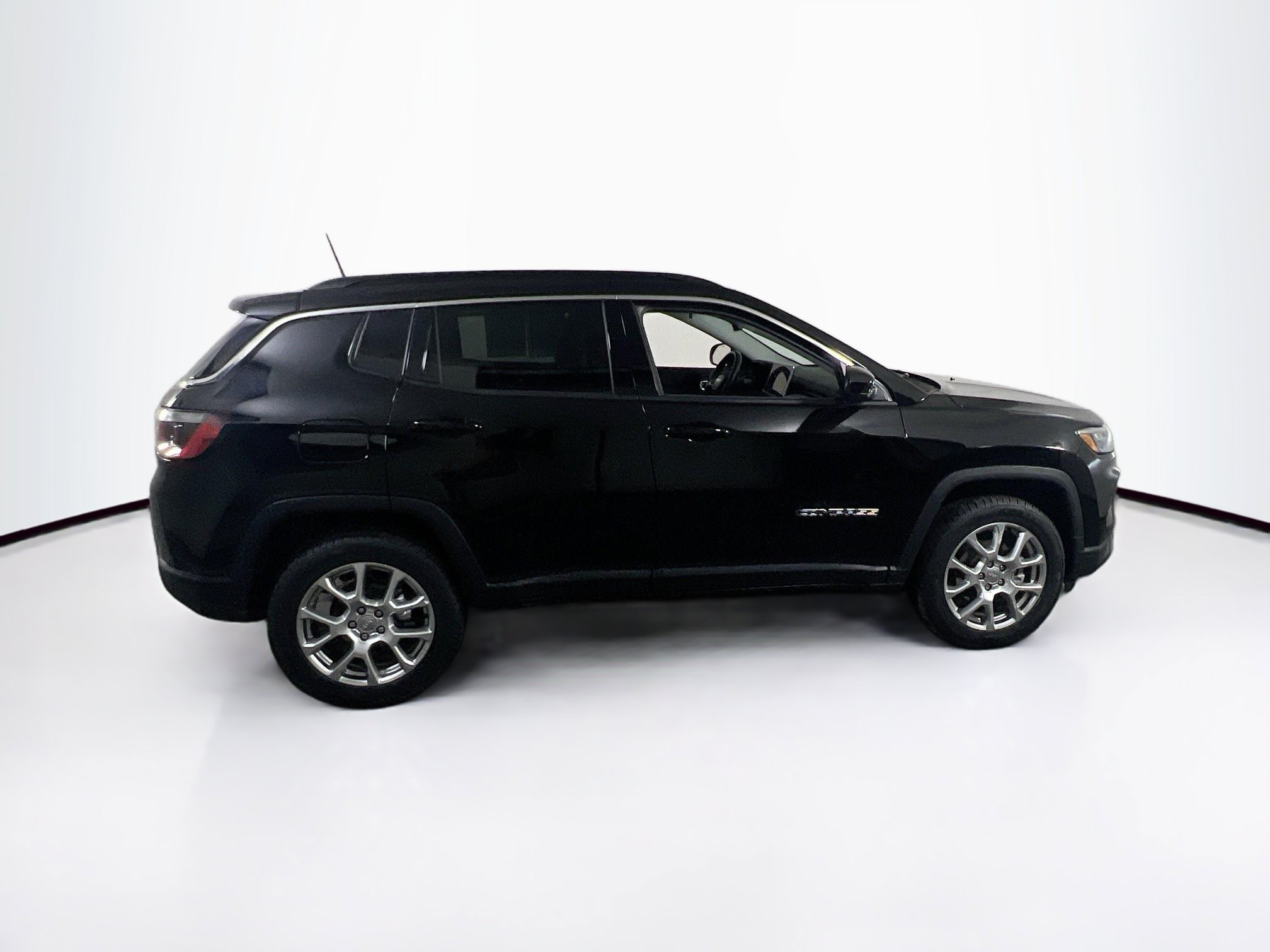 Used 2022 Jeep Compass Latitude AWD/4WD image 4