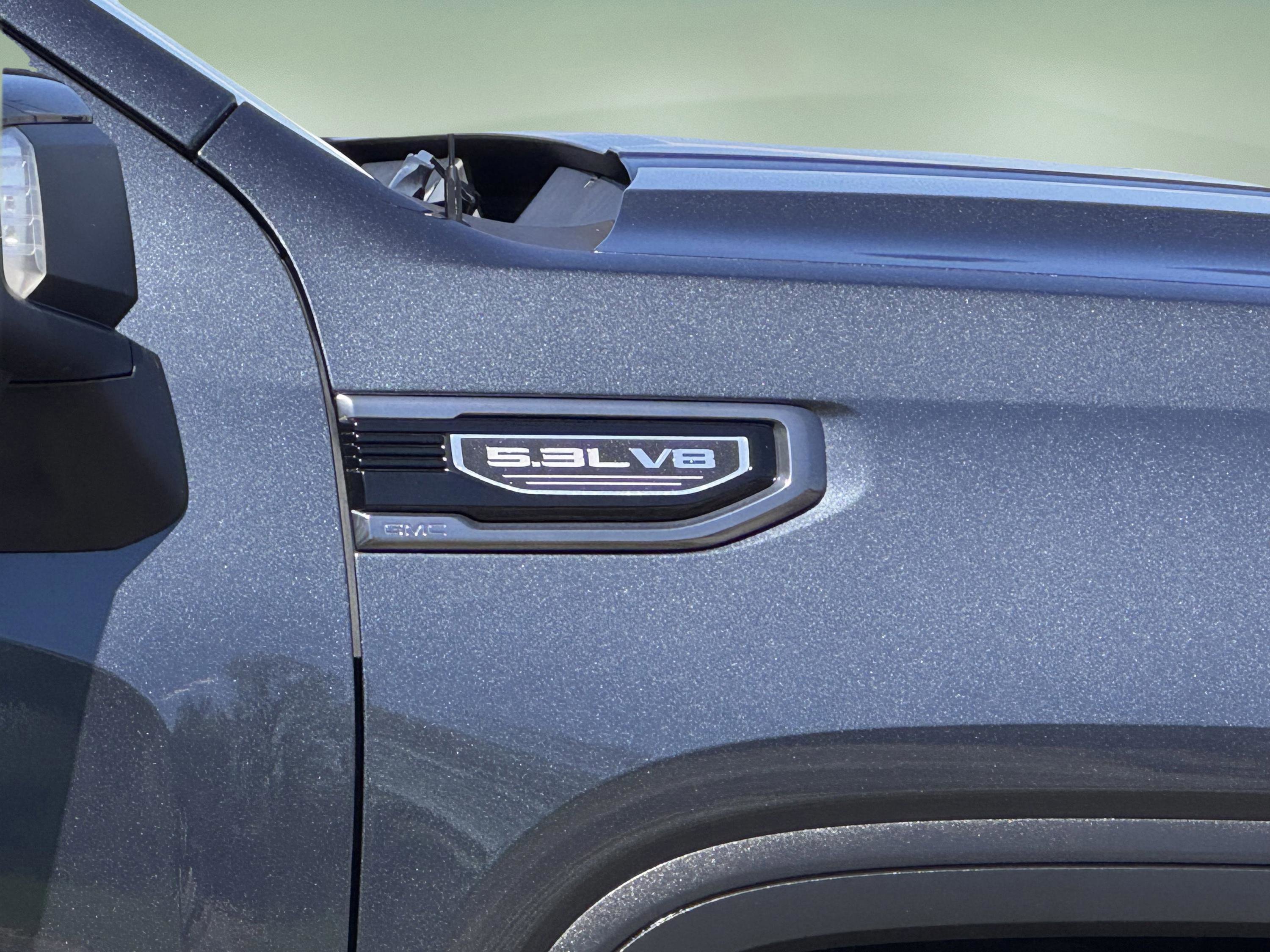 Used 2019 GMC Sierra 1500 AT4 w/ AT4 Preferred Package AWD/4WD image 8