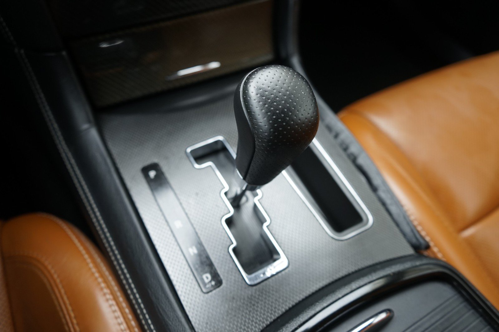 Used 2014 Chrysler 300 SRT8 w/ Leather Interior Group RWD image 24