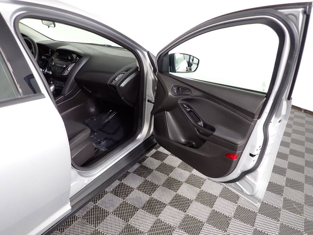 Used 2017 Ford Focus S FWD image 34