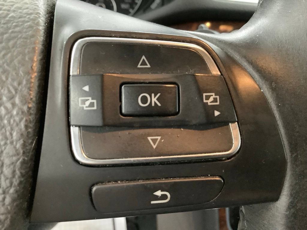 Used 2013 Volkswagen Passat TDI SEL Premium FWD image 16