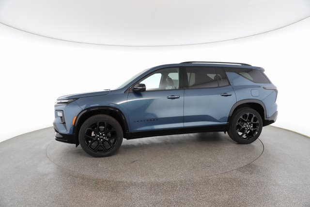 Used 2025 Chevrolet Traverse RS image 5