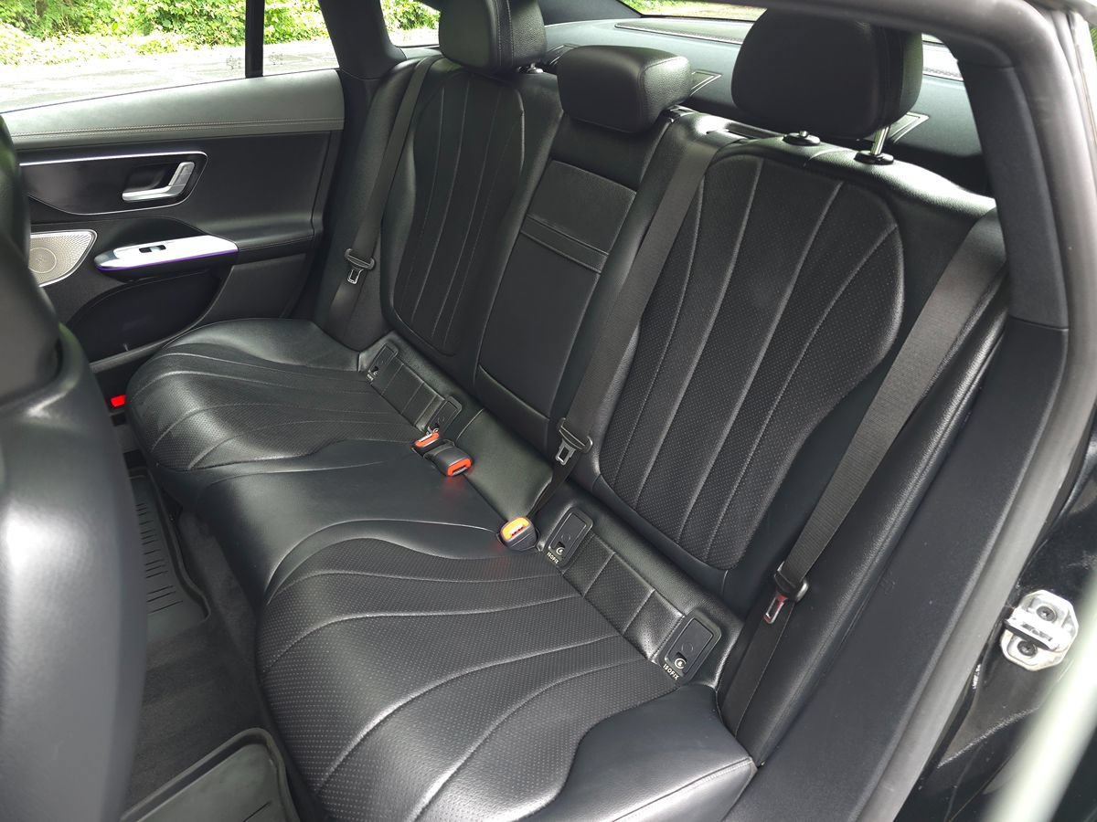 Used 2023 Mercedes-Benz EQE 350+ 4MATIC SUV w/ Exclusive Trim Package image 16