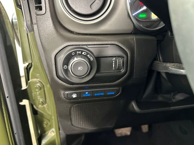 Used 2023 Jeep Wrangler Unlimited w/ Cold Weather Group image 19