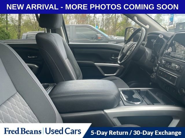 Used 2022 Nissan Titan SV w/ SV Convenience Package image 9