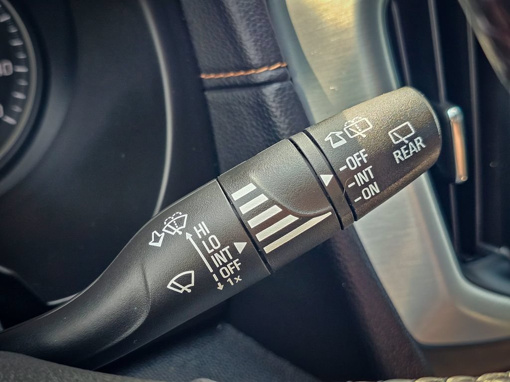 Used 2020 GMC Terrain SLT w/ Preferred Package AWD/4WD image 18